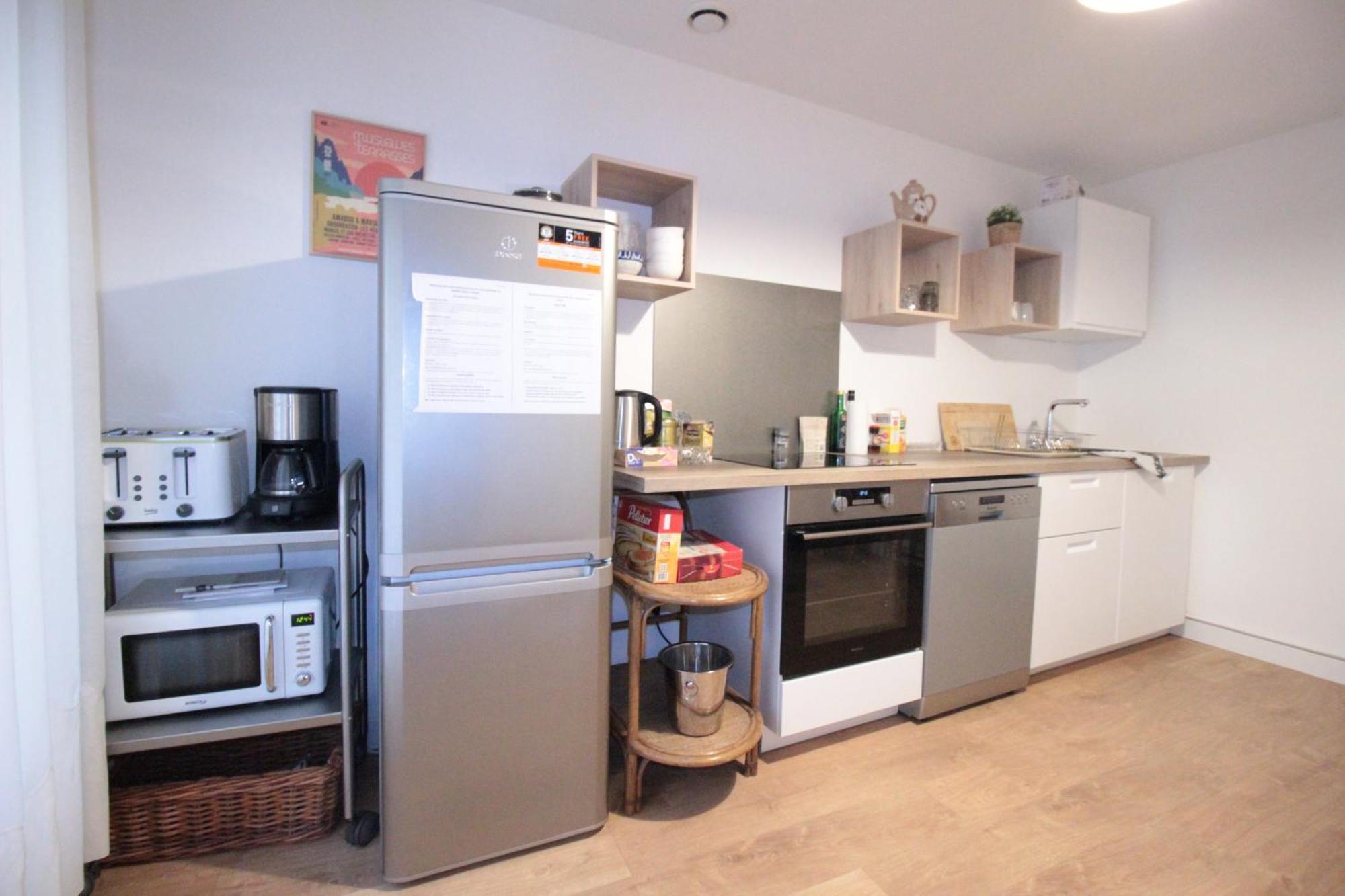 Logement Neuf "Meuse" - Hyper Centre - Parking Proche - Proche Gare - 4 Chambres - Terrasse Couverte - Wifi ! Gere Par Prestazen'Services Верден-сюр-Мёз Экстерьер фото