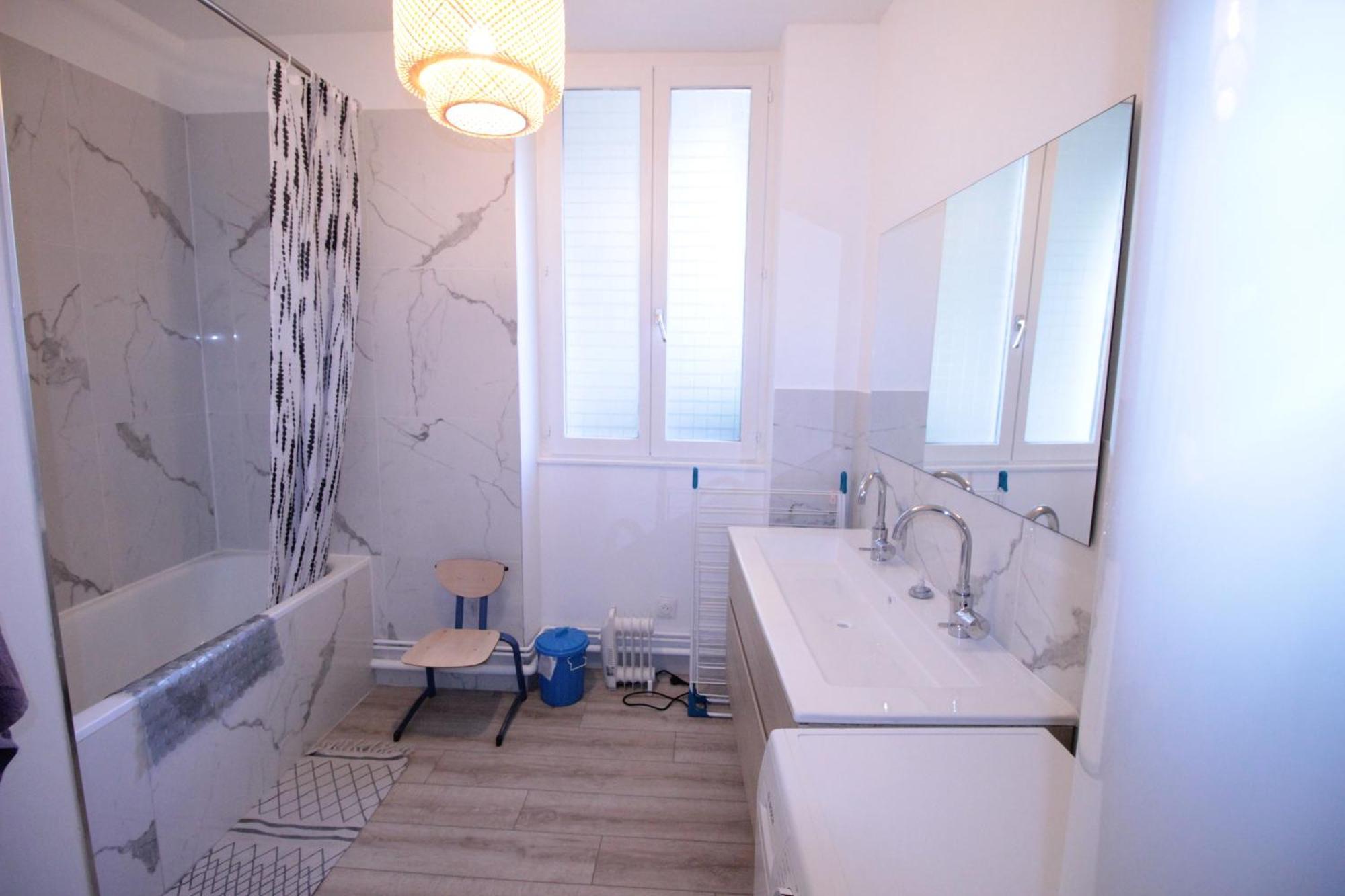 Logement Neuf "Meuse" - Hyper Centre - Parking Proche - Proche Gare - 4 Chambres - Terrasse Couverte - Wifi ! Gere Par Prestazen'Services Верден-сюр-Мёз Экстерьер фото