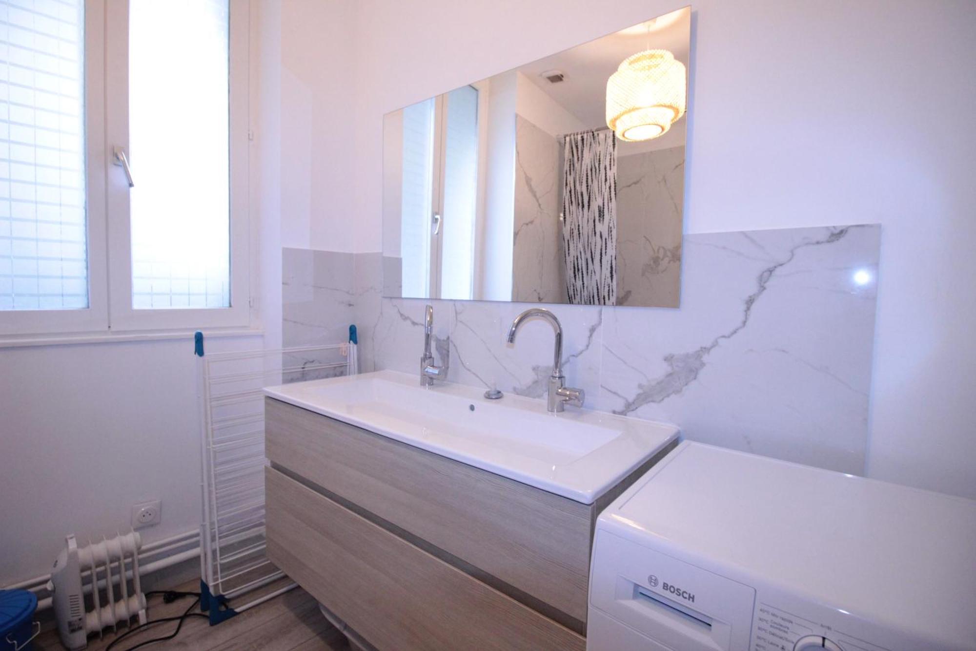 Logement Neuf "Meuse" - Hyper Centre - Parking Proche - Proche Gare - 4 Chambres - Terrasse Couverte - Wifi ! Gere Par Prestazen'Services Верден-сюр-Мёз Экстерьер фото